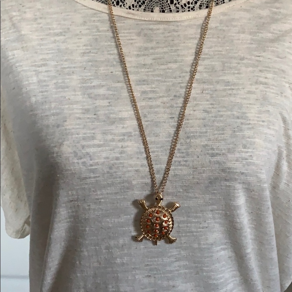 Loft turtle necklace 🐢